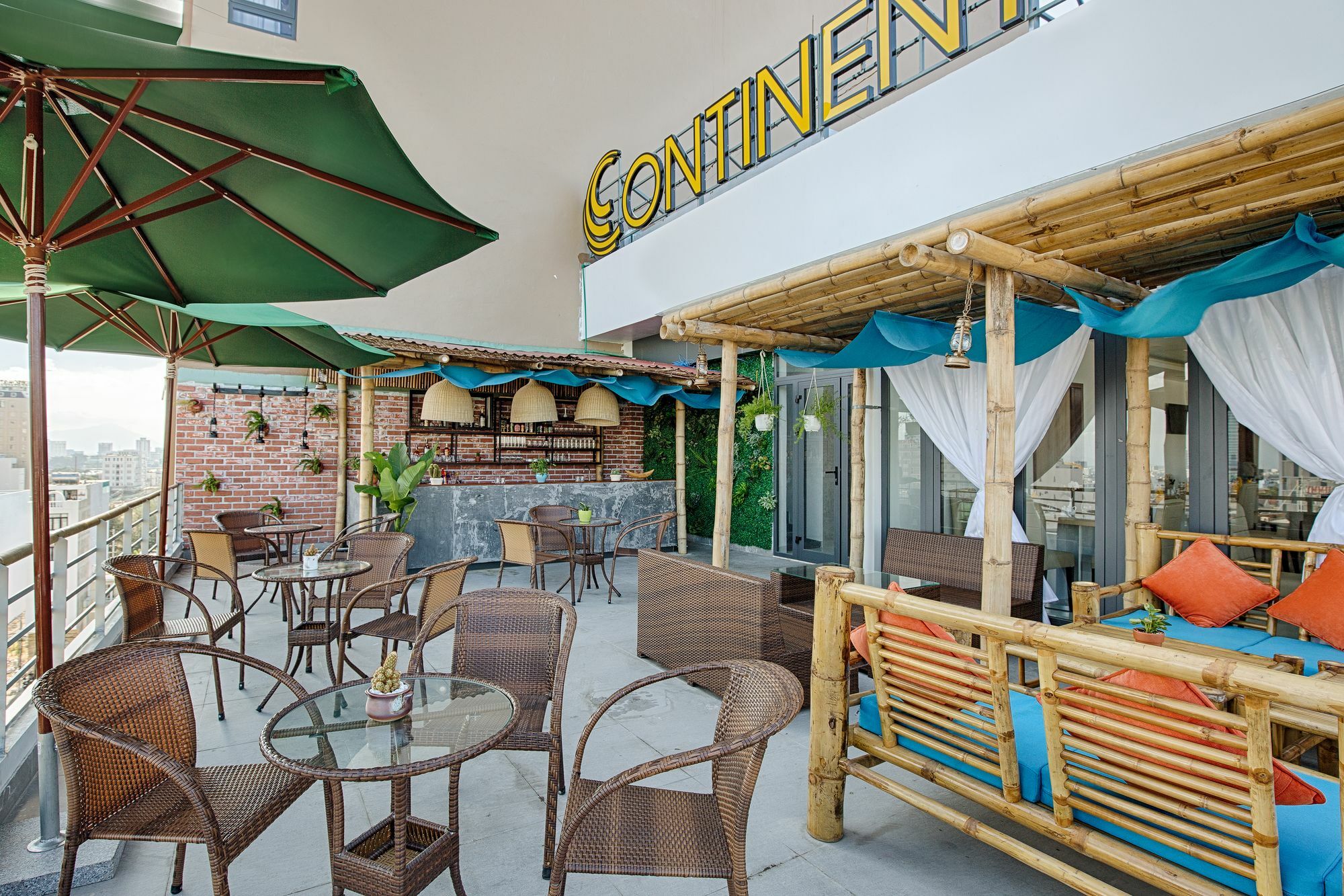 Continent Hotel Дананг Екстериор снимка